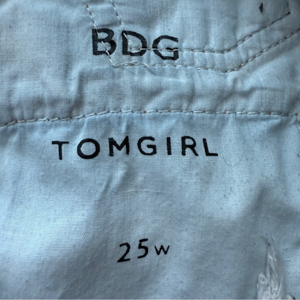 BDG Urban Outfitters Tomgirl Distress Button Fly Jean Shorts Sz 25” Boho Concert - Picture 3 of 10